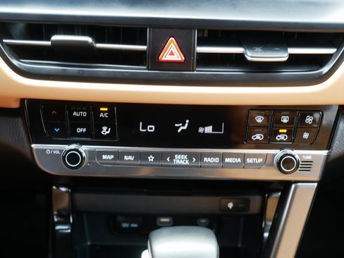 Certified 2024 Kia Seltos SX w/ SX Sunroof Package AWD/4WD image 23