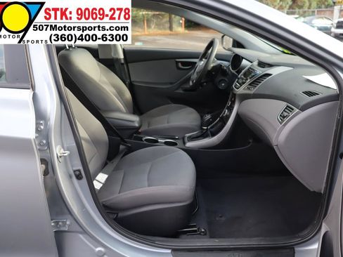 Used 2016 Hyundai Elantra SE FWD image 19
