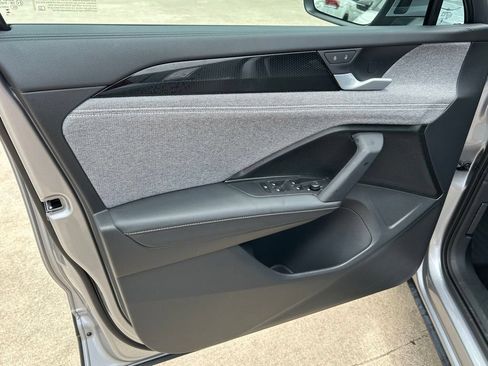 Certified 2025 Volkswagen Tiguan S FWD image 21