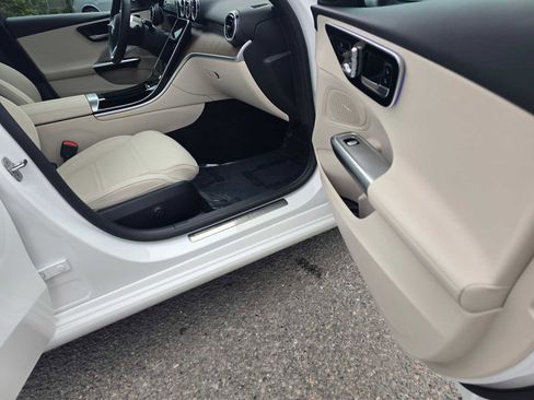 Used 2025 Mercedes-Benz C 300 Sedan image 10