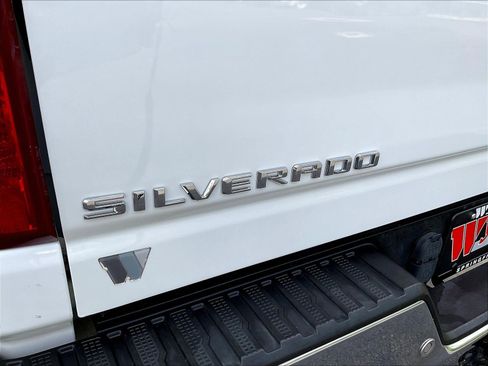 Used 2022 Chevrolet Silverado 2500 LT AWD/4WD image 24