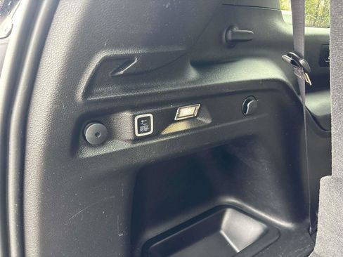 Used 2023 Jeep Grand Cherokee L Limited image 7