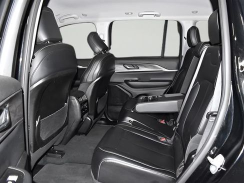 Used 2023 Jeep Grand Cherokee Limited AWD/4WD image 20