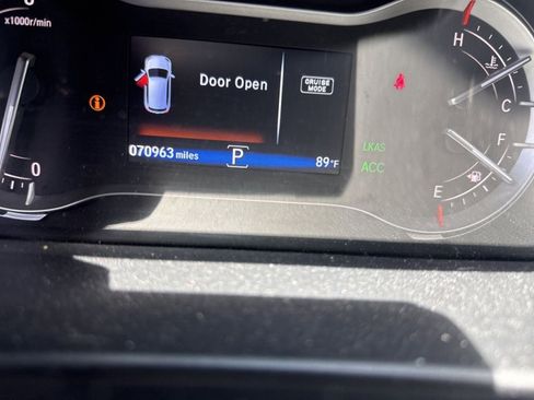 Used 2016 Honda Pilot Elite image 12