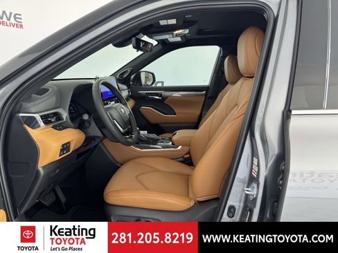 New 2026 Toyota Highlander Platinum image 5