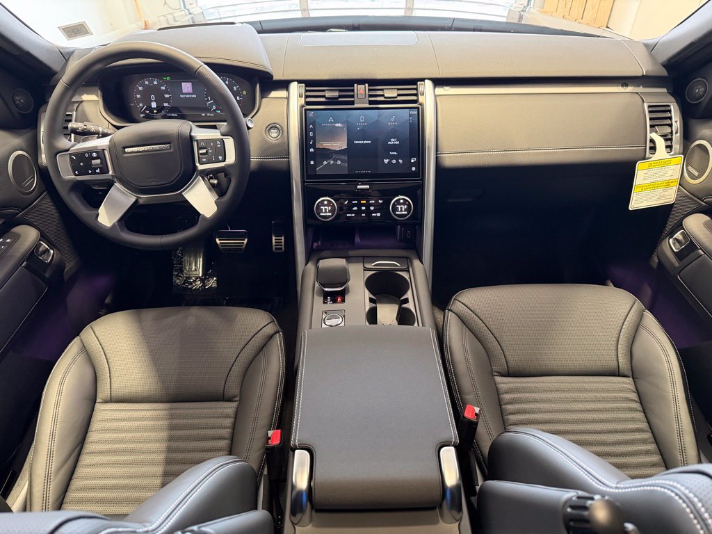 New 2026 Land Rover Discovery Limited Edition AWD/4WD image 18