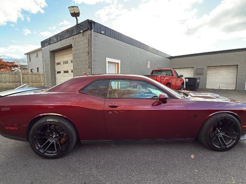 Used 2018 Dodge Challenger SRT Hellcat image 10