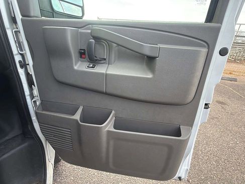 Used 2018 Chevrolet Express 2500 LS w/ Driver Convenience Package image 15