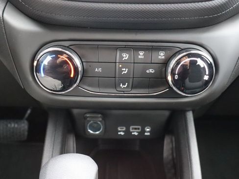 Used 2023 Chevrolet TrailBlazer LS image 12