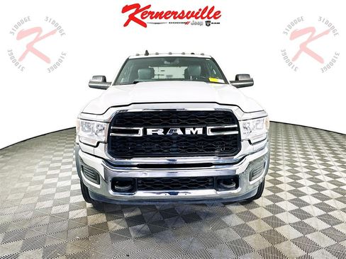 Used 2022 RAM 4500 Tradesman w/ Chrome Appearance Group image 2
