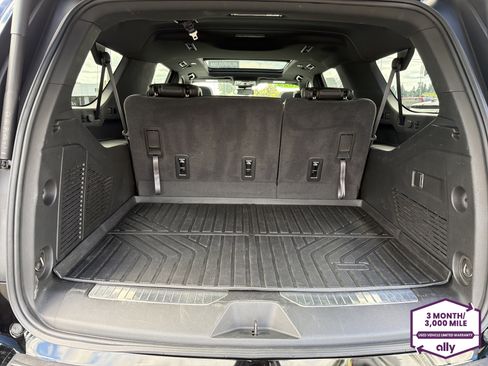 Used 2024 Chevrolet Suburban RST AWD/4WD image 5