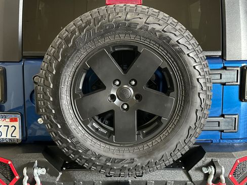 Used 2009 Jeep Wrangler Unlimited Sahara w/ Trailer Tow Group image 40