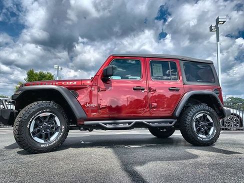 Used 2022 Jeep Wrangler Unlimited Rubicon w/ Cold Weather Group AWD/4WD image 5