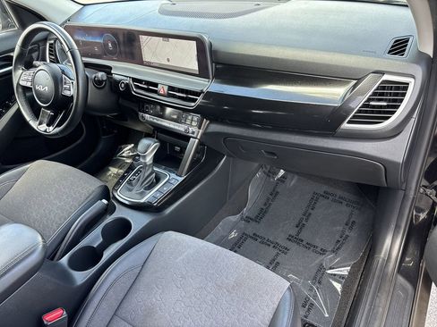 Used 2024 Kia Seltos X-Line AWD/4WD image 11