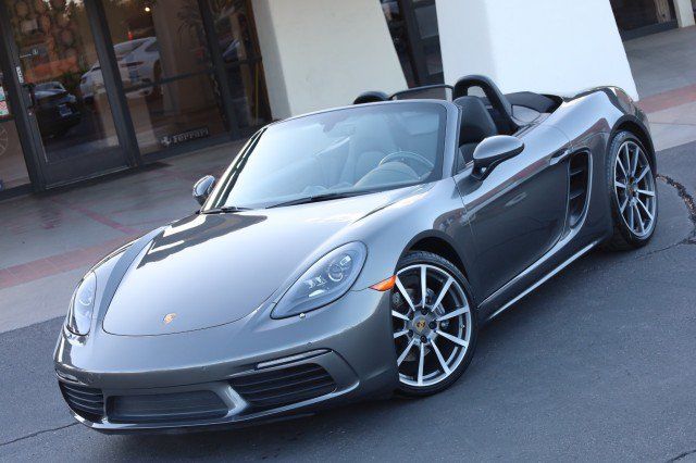 Used 2017 Porsche 718 Boxster RWD image 1