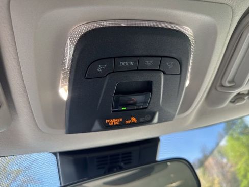 Used 2025 Toyota Corolla LE w/ LE Premium Package image 9