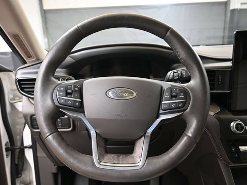 Used 2020 Ford Explorer Platinum w/ Premium Technology Package AWD/4WD image 24