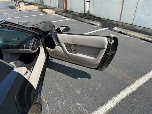 Used 1990 Chevrolet Corvette ZR-1 RWD image 30