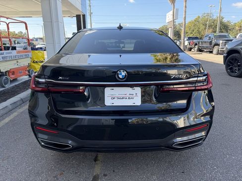 Used 2022 BMW 740i xDrive w/ M Sport Package image 5
