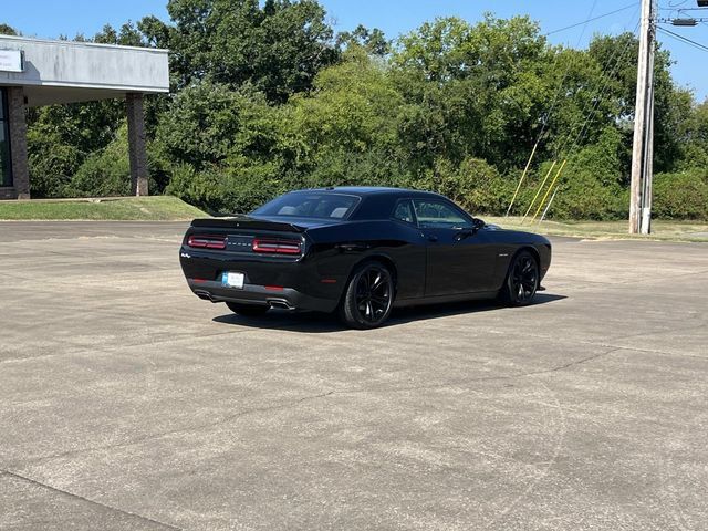 Used 2020 Dodge Challenger R/T RWD image 4