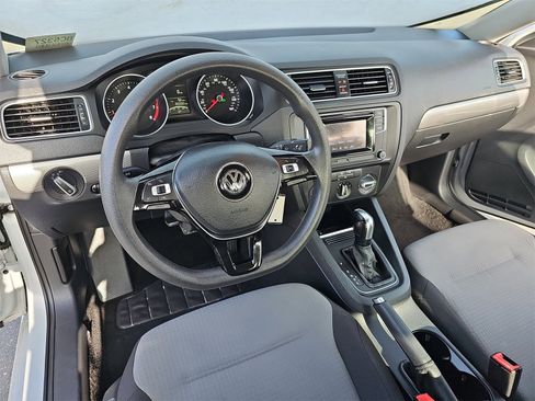 Used 2017 Volkswagen Jetta S image 15
