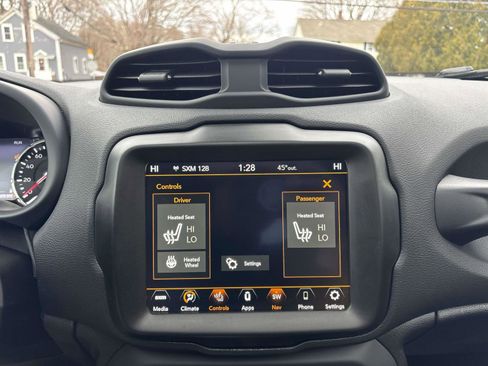 Used 2023 Jeep Renegade Altitude w/ Sun/Sound Group image 17