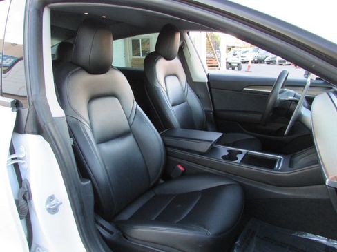 Used 2021 Tesla Model 3 Standard Range Plus image 27