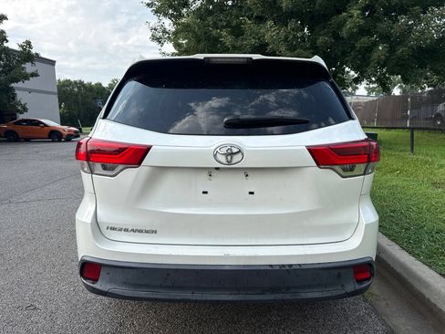 Used 2019 Toyota Highlander LE FWD image 6