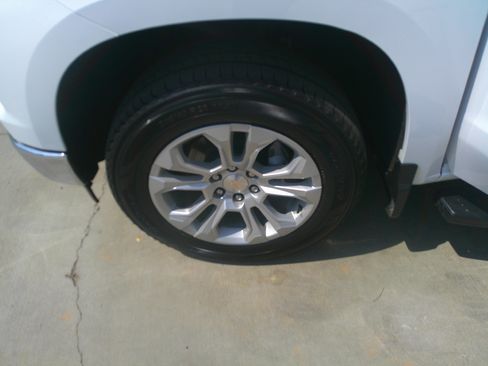 Used 2024 Chevrolet Silverado 1500 LTZ w/ Technology Package image 16