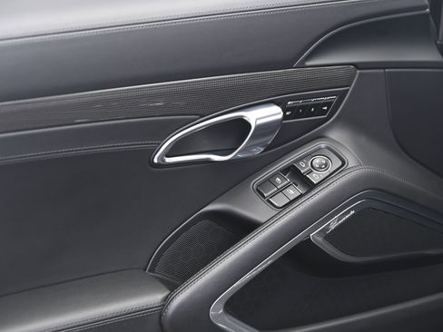 Used 2019 Porsche 911 Turbo image 23