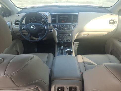 Used 2019 Nissan Pathfinder SL image 12