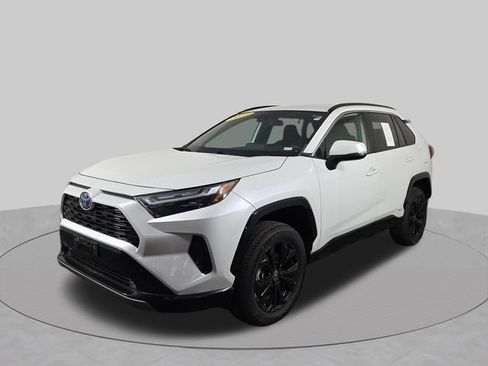 Used 2023 Toyota RAV4 SE AWD/4WD image 2