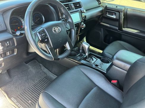 Used 2018 Toyota 4Runner TRD Off-Road Premium AWD/4WD image 16