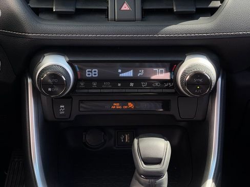 Certified 2025 Toyota RAV4 XLE AWD/4WD image 17