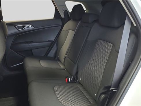 Used 2023 Kia Sportage LX image 18