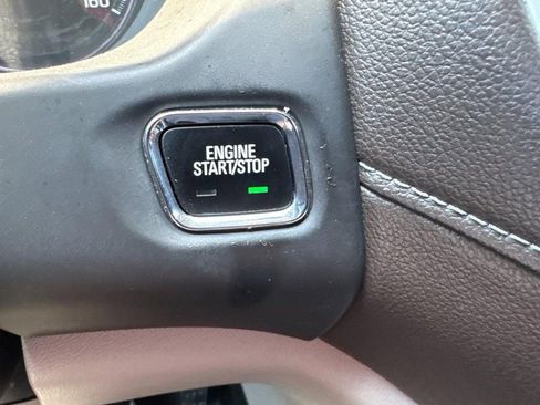 Used 2019 GMC Acadia SLT w/ LPO, Floor Liner Package FWD image 24