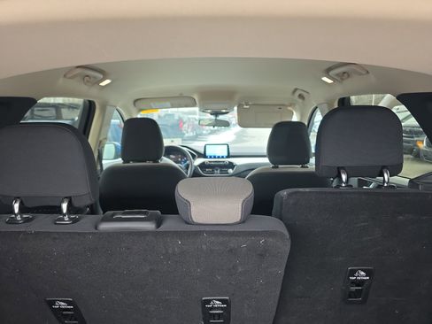 Used 2020 Ford Escape SE image 18