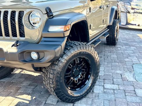 Used 2020 Jeep Gladiator Sport w/ Quick Order Package 24S image 27