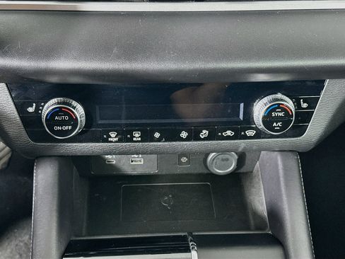 Used 2024 Mitsubishi Outlander SE AWD/4WD image 24