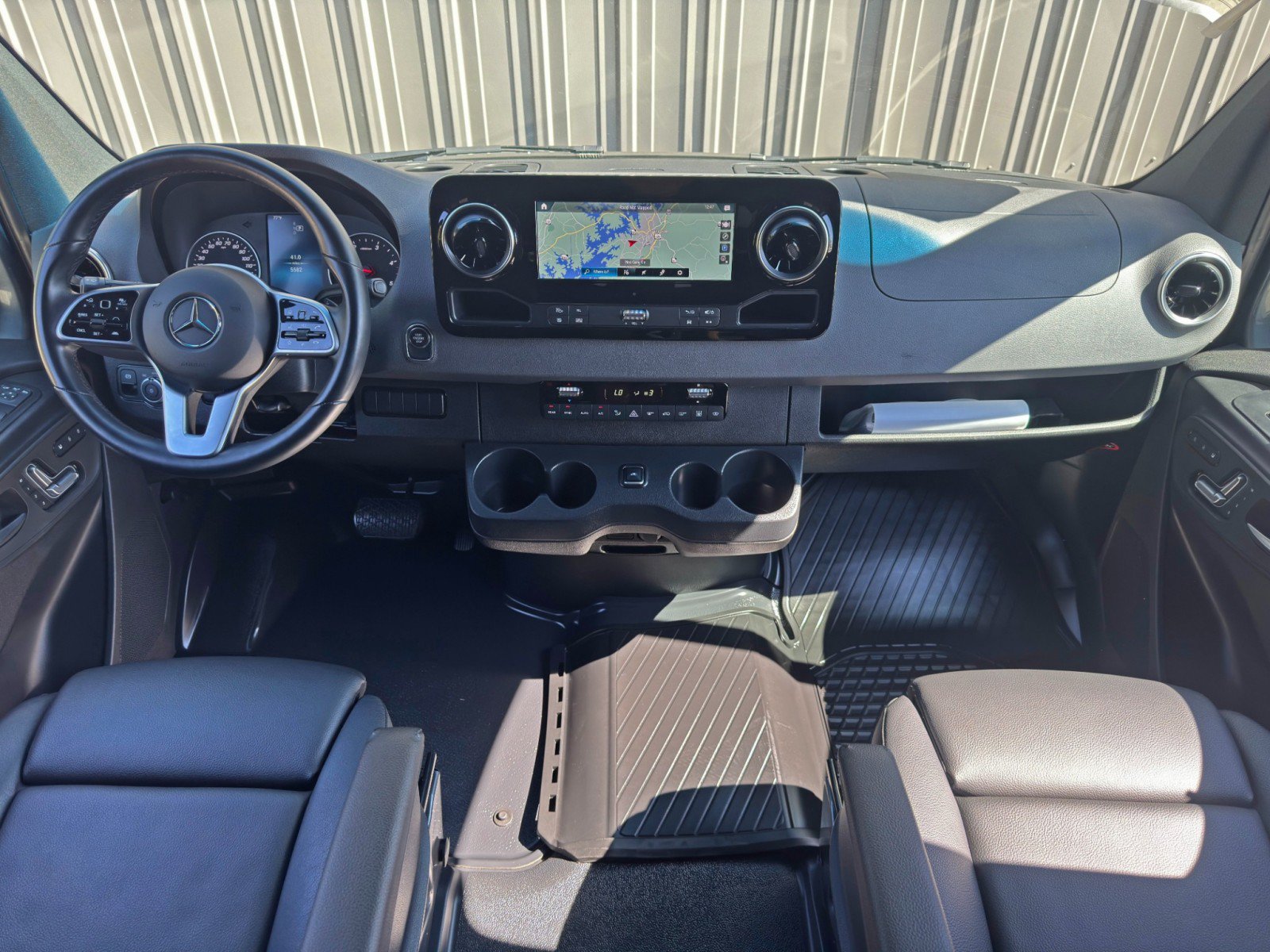 Used 2023 Mercedes-Benz Sprinter 2500 image 12