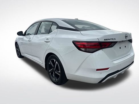 Used 2025 Nissan Sentra SV image 4