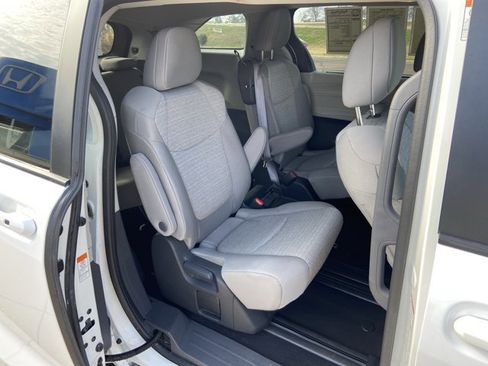 Used 2024 Toyota Sienna LE image 13