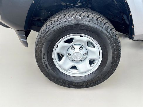 Used 2020 Toyota Tacoma SR RWD image 28