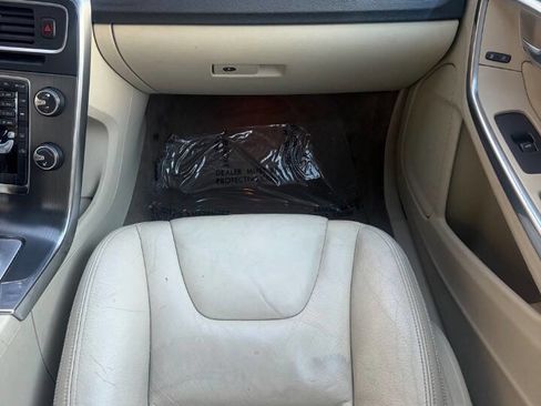 Used 2012 Volvo S60 T5 image 13