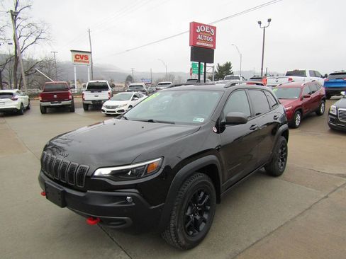 Used 2021 Jeep Cherokee Trailhawk image 1