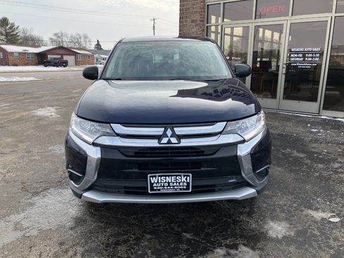 Used 2018 Mitsubishi Outlander ES image 9