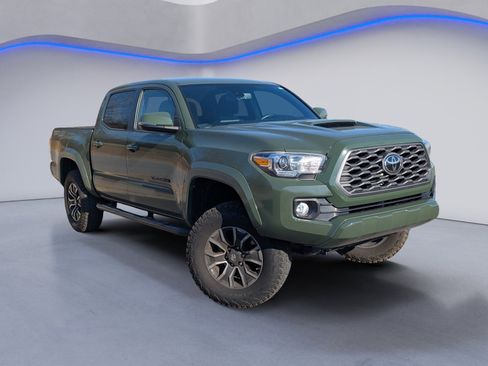 Used 2021 Toyota Tacoma TRD Sport image 2
