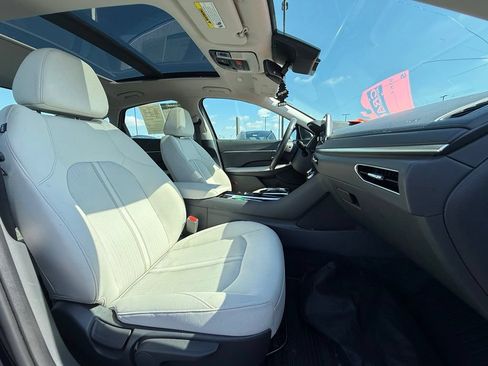 Used 2023 Hyundai Sonata SEL w/ Convenience Package FWD image 28