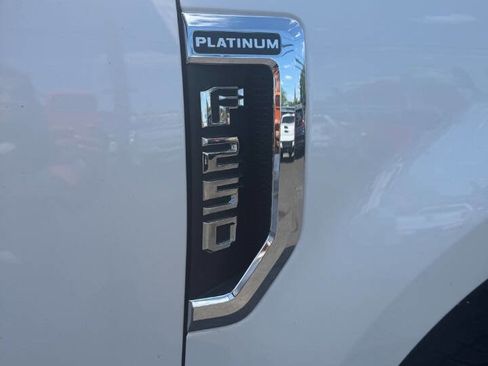 Used 2019 Ford F250 Platinum w/ Platinum Ultimate Package AWD/4WD image 19