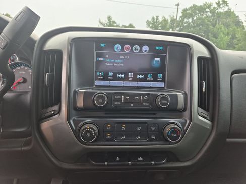 Used 2018 Chevrolet Silverado 1500 LT AWD/4WD image 13